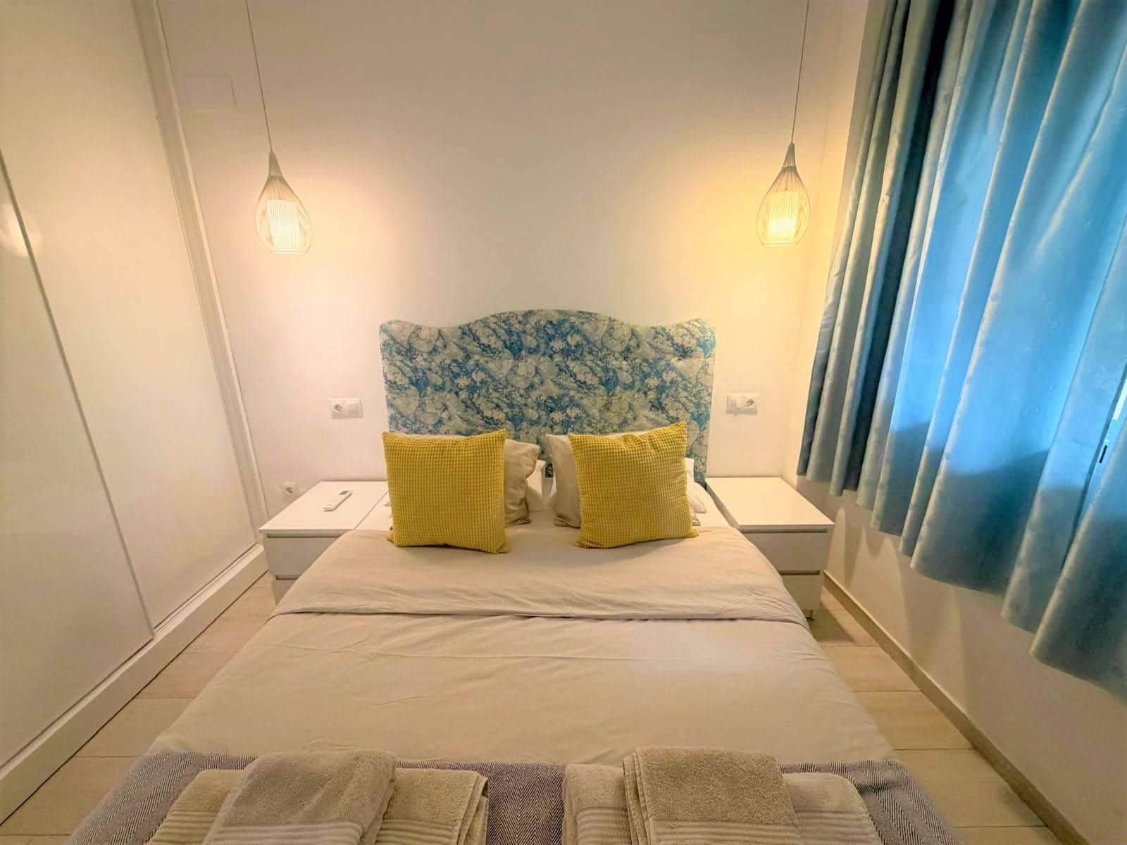 2 bedroom Apartment for sale in Torremolinos with pool - € 325,000 (Ref: 9721625)