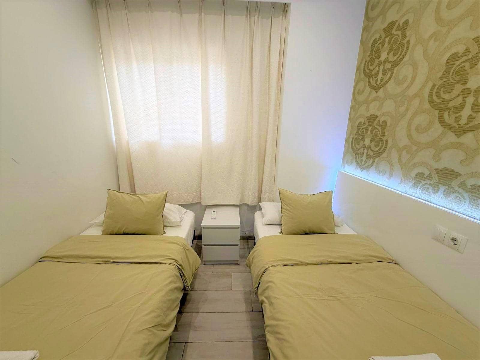 2 bedroom Apartment for sale in Torremolinos with pool - € 325,000 (Ref: 9721625)