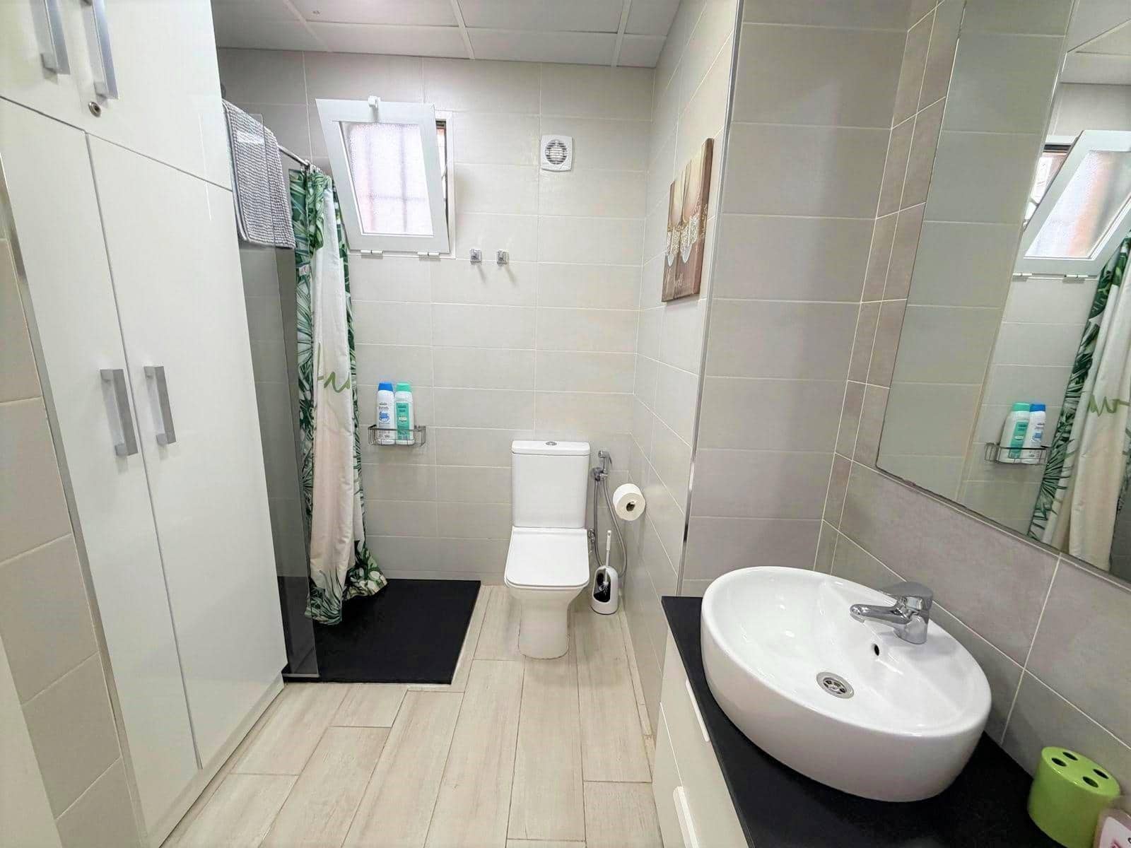 2 bedroom Apartment for sale in Torremolinos with pool - € 325,000 (Ref: 9721625)