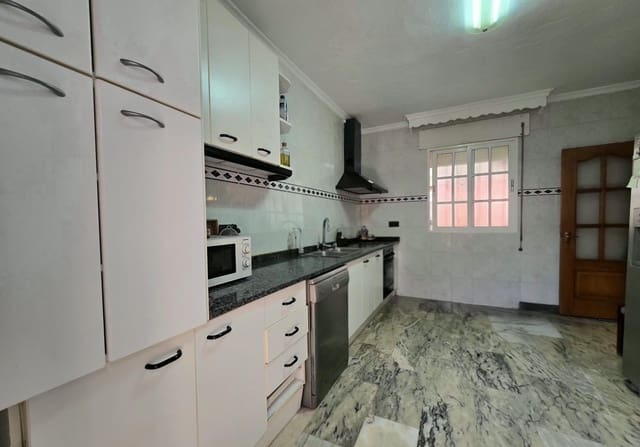 Casa de 3 habitaciones en Santa Rosalia, Málaga ciudad en venta - 239.000 € (Ref: 9738488)