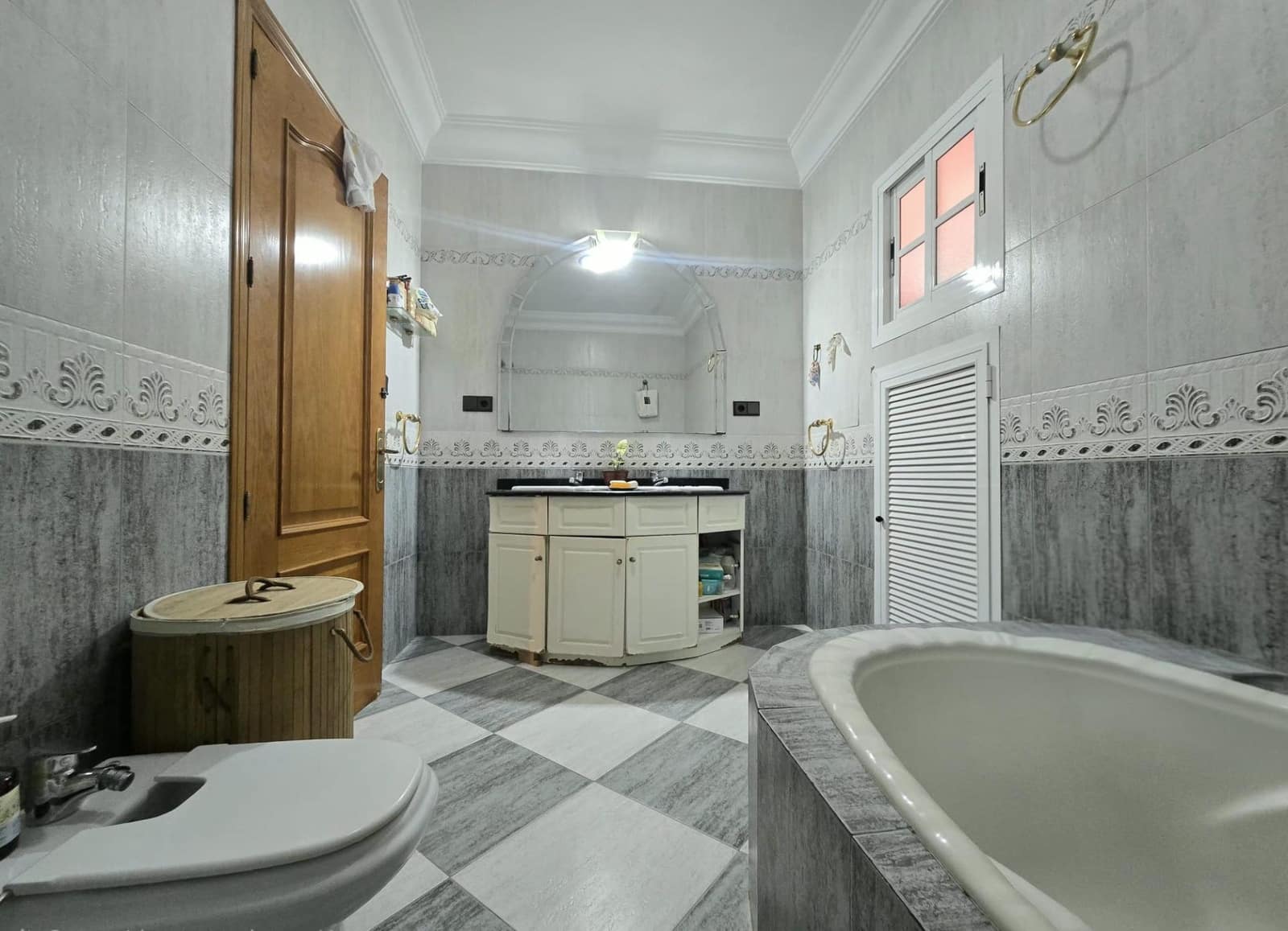 Casa de 3 habitaciones en Campanillas en venta - 239.000 € (Ref: 9738488)