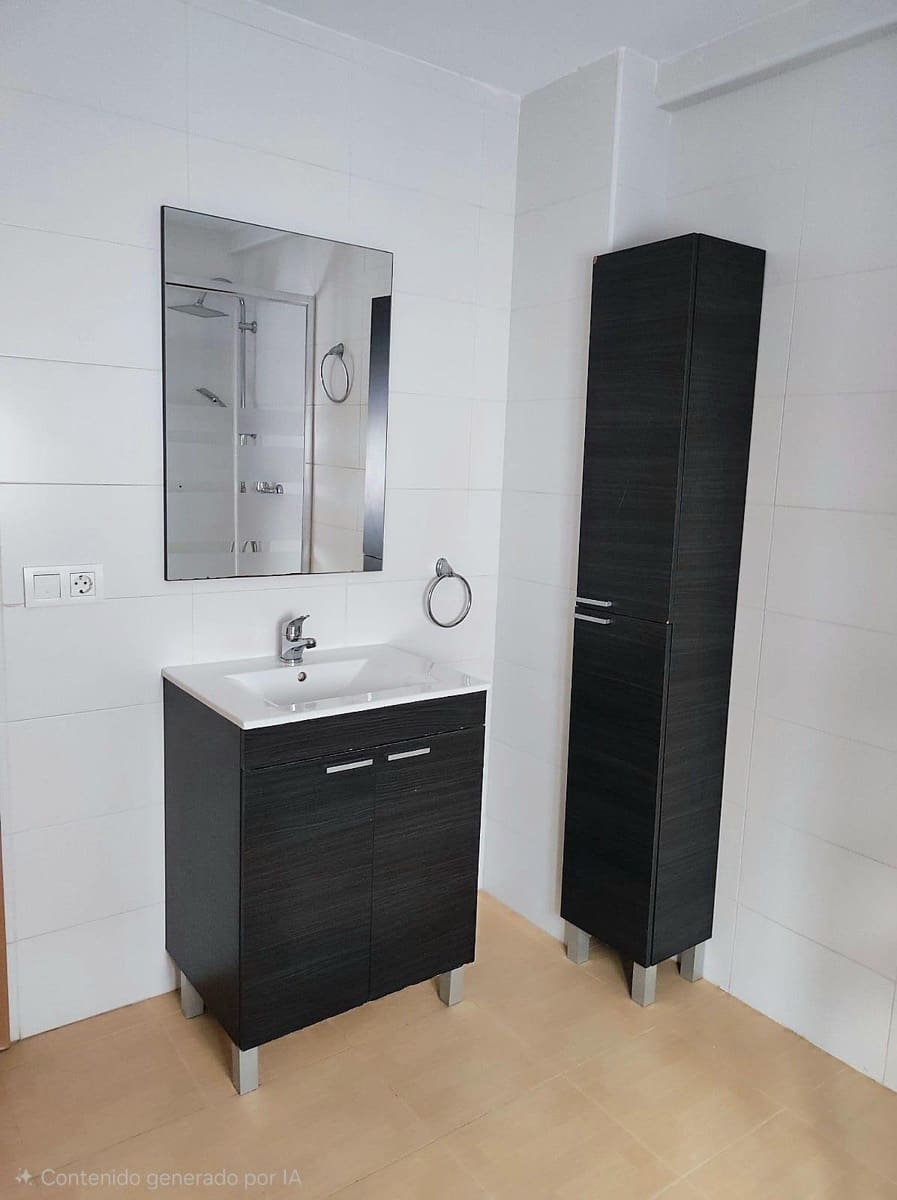 Piso de 3 habitaciones en Málaga ciudad en venta - 265.000 € (Ref: 9751936)