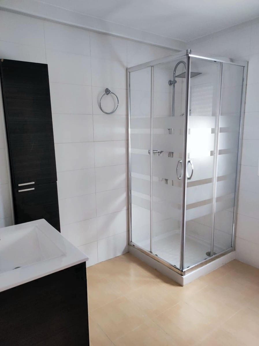 Piso de 3 habitaciones en Málaga ciudad en venta - 265.000 € (Ref: 9751936)