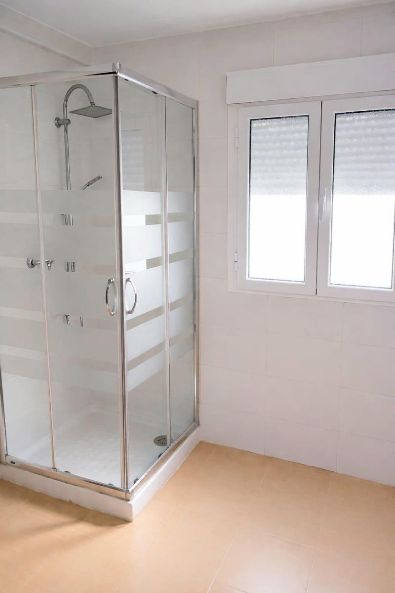 Piso de 3 habitaciones en Málaga ciudad en venta - 265.000 € (Ref: 9751936)