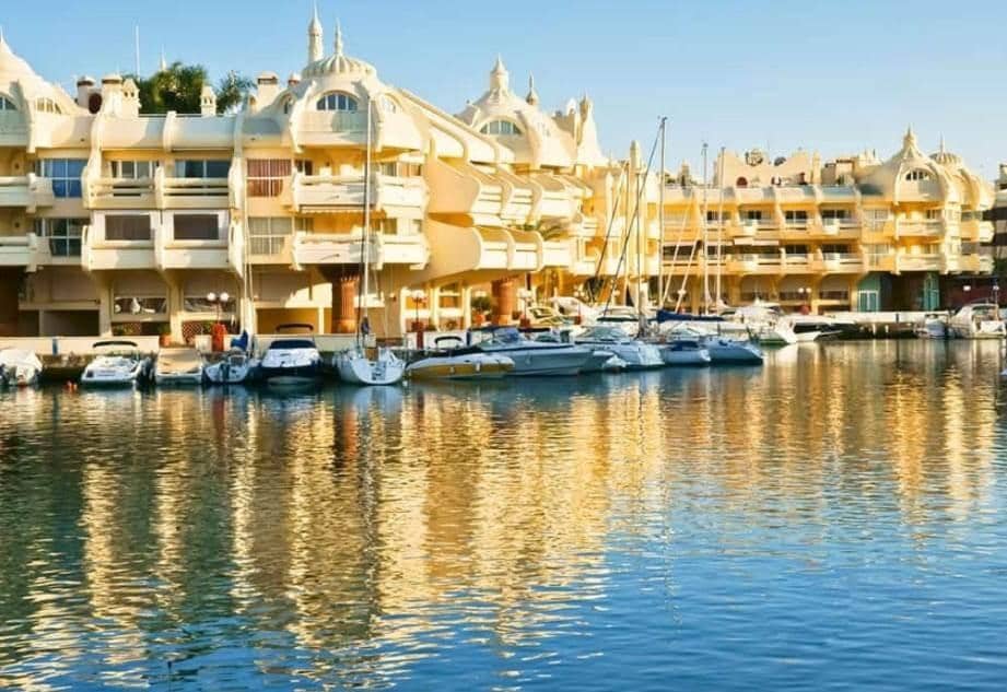 5 slaapkamer Villa te koop in Benalmadena Costa met zwembad garage - € 1.350.000 (Ref: 9755602)