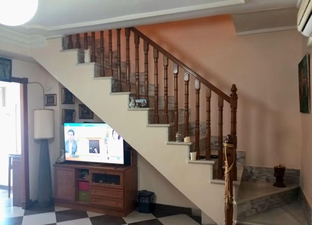 4 bedroom Apartment for sale in Cártama - € 259,900 (Ref: 9770600)