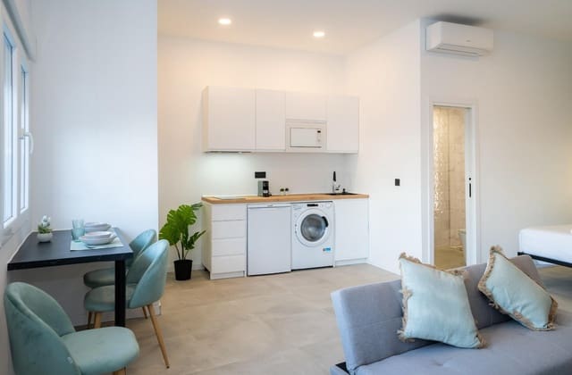 1 soverom Leilighet til salgs i Carretera de Cadiz, Málaga by med svømmebasseng - € 198 000 (Ref: 9788349)