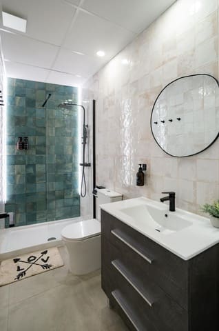 2 soverom Leilighet til salgs i Carretera de Cadiz, Málaga by med svømmebasseng - € 215 000 (Ref: 9788350)