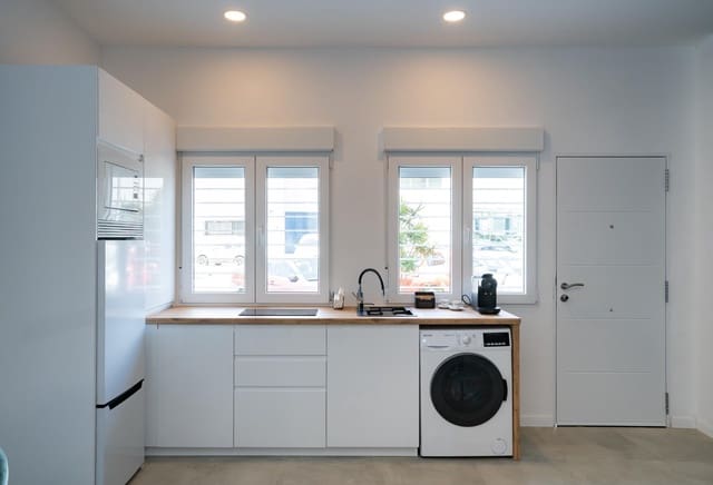 2 soverom Leilighet til salgs i Carretera de Cadiz, Málaga by med svømmebasseng - € 215 000 (Ref: 9788350)