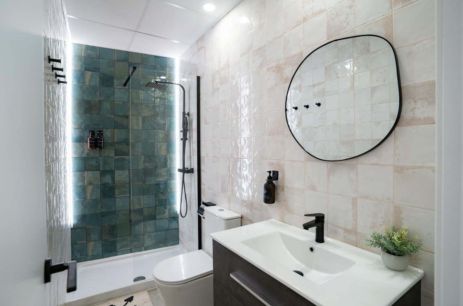 2 soverom Leilighet til salgs i Malaga by med svømmebasseng - € 215 000 (Ref: 9788350)