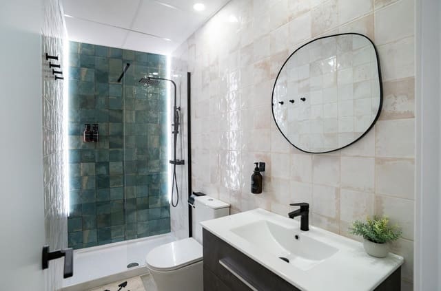 2 soverom Leilighet til salgs i Carretera de Cadiz, Málaga by med svømmebasseng - € 215 000 (Ref: 9788350)