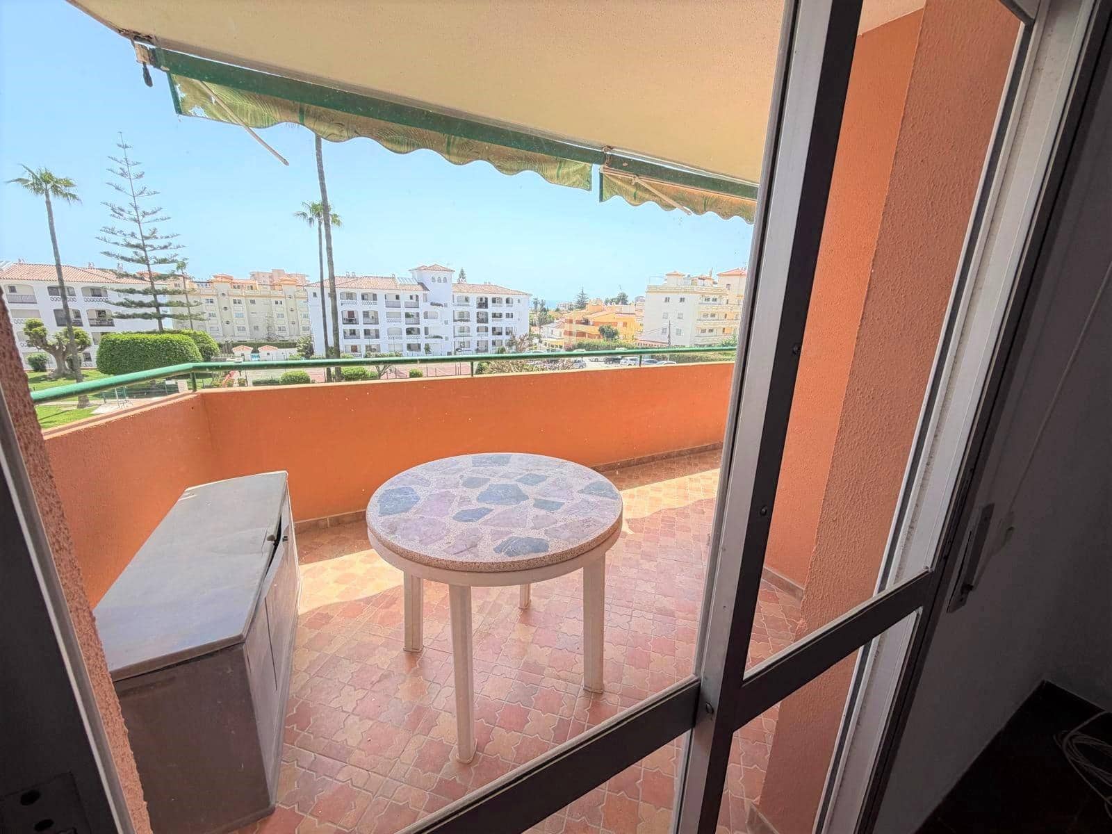 3 bedroom Flat for sale in Torremolinos with pool - € 340,000 (Ref: 9794551)