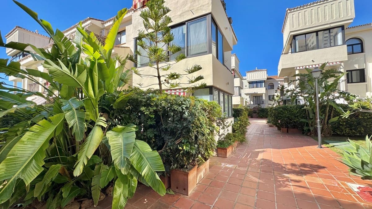 2 bedroom Apartment for sale in Torremolinos with garage - € 450,000 (Ref: 9794552)