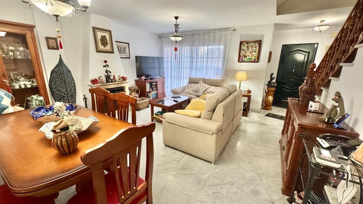 3 slaapkamer Rijtjeshuis te koop in Torremolinos met garage - € 660.000 (Ref: 9799172)