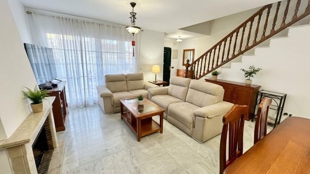 3 quarto Moradia em Banda para venda em Torremolinos com garagem - 570 000 € (Ref: 9799172)