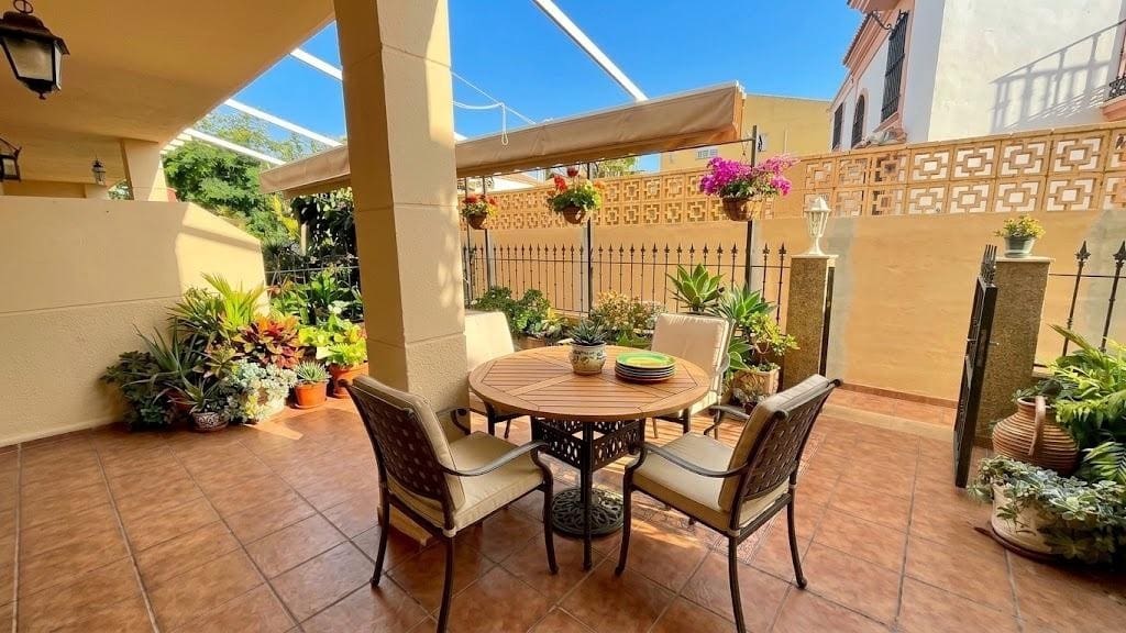 3 soverom Rekkehus til salgs i Torremolinos med garasje - € 570 000 (Ref: 9799172)