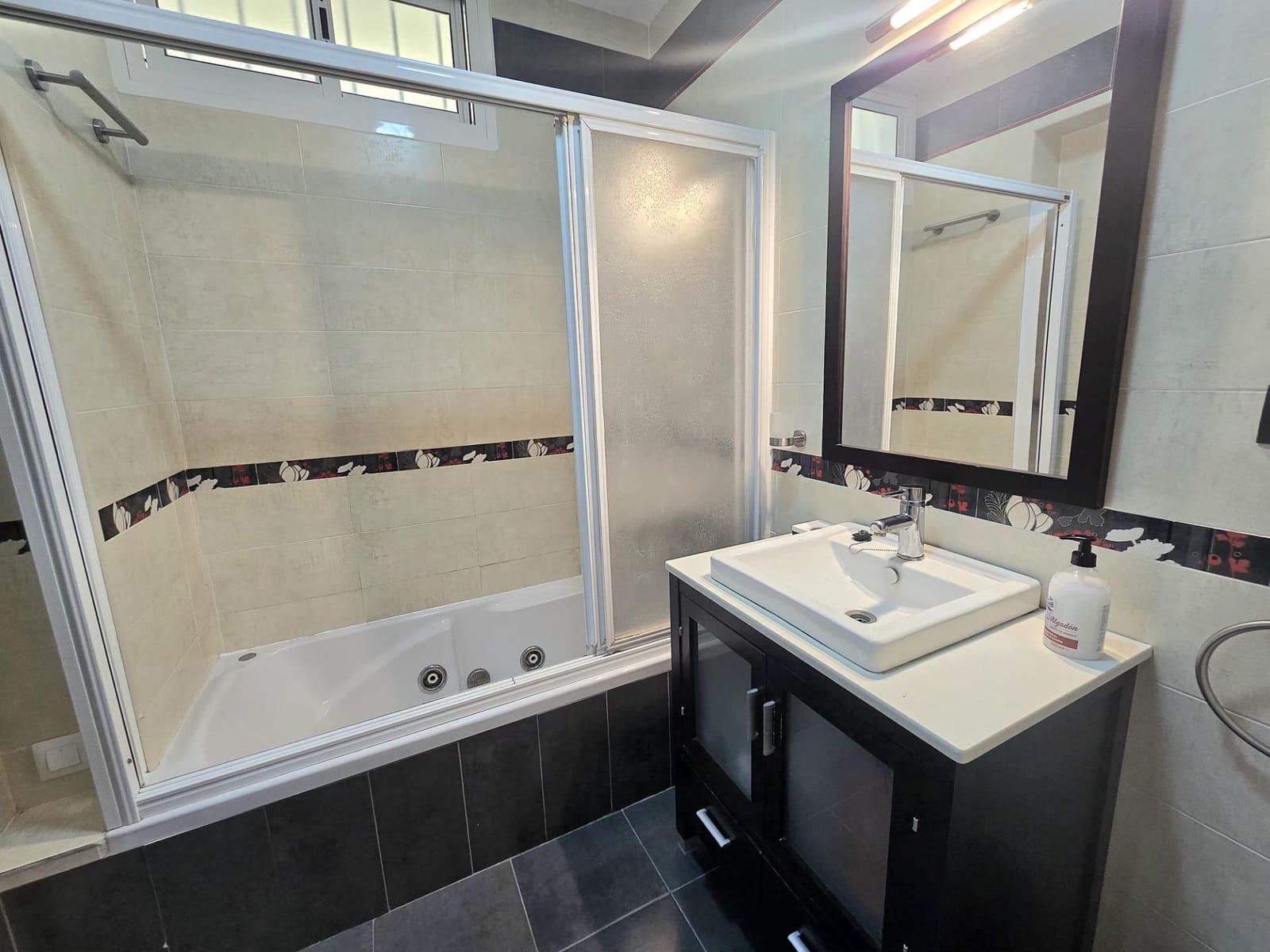 1 makuuhuone Asunto myytävänä paikassa Benalmadena mukana 
autotalli - 267 000 € (Ref: 9799174)