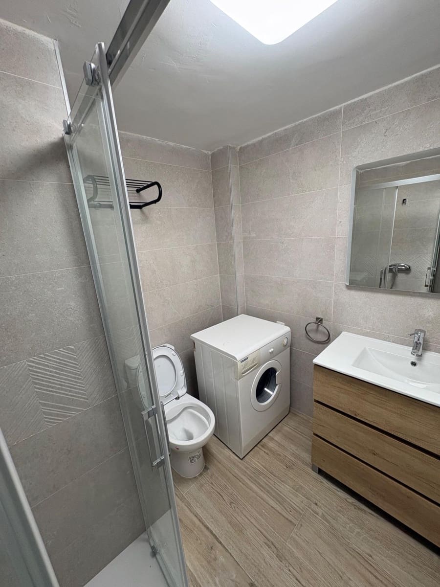 Yksiö vuokrattavana paikassa Torremolinos mukana uima-altaan - 780 € (Ref: 9801301)