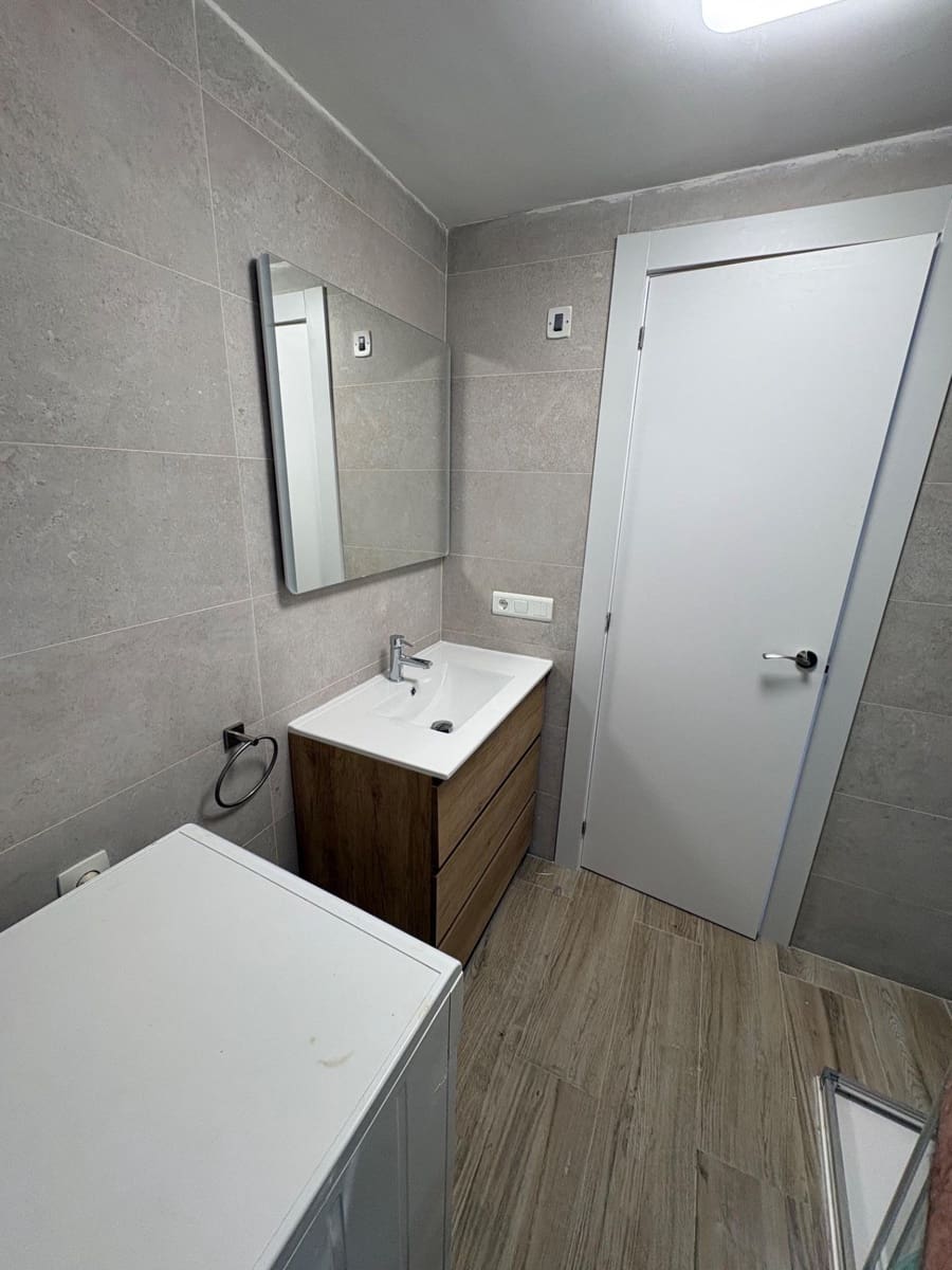 Yksiö vuokrattavana paikassa Torremolinos mukana uima-altaan - 780 € (Ref: 9801301)