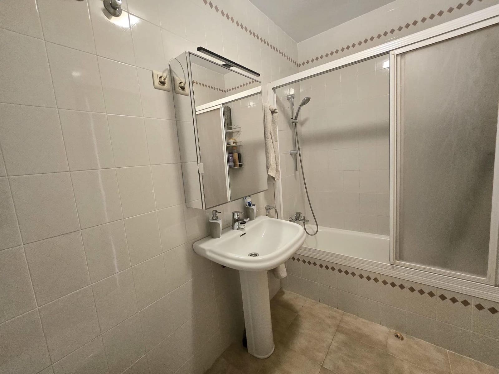 4 sypialnia Dom szeregowy na sprzedaż w Torremolinos z basenem garażem - 550 000 € (Ref: 9815816)