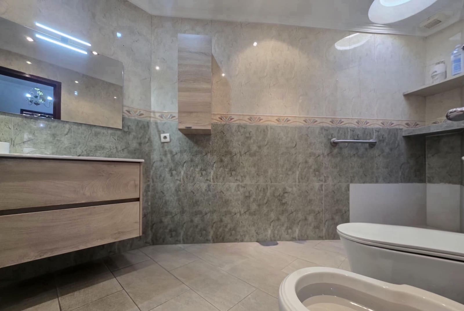 Casa de 2 habitaciones en Torremolinos en venta con garaje - 296.000 € (Ref: 9815817)
