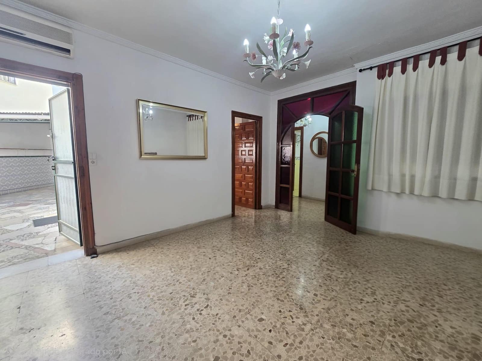 Casa de 2 habitaciones en Torremolinos en venta con garaje - 296.000 € (Ref: 9815817)