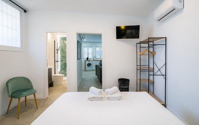 2 bedroom Apartment for sale in Carretera de Cadiz, Málaga city - € 620,000 (Ref: 9820728)