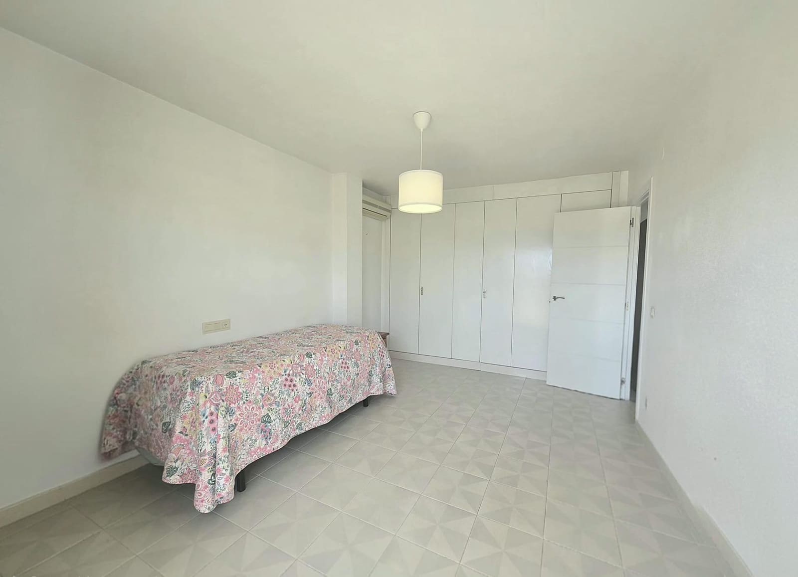 2 bedroom Flat for sale in Torremolinos with pool garage - € 318,000 (Ref: 9822849)