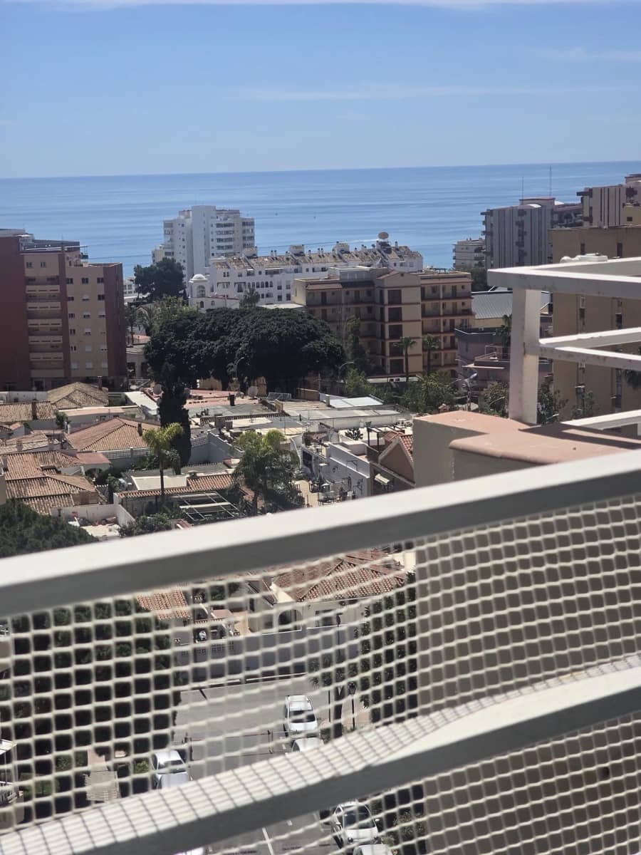 1 makuuhuone Asunto myytävänä paikassa Benalmadena mukana uima-altaan - 219 000 € (Ref: 9831305)