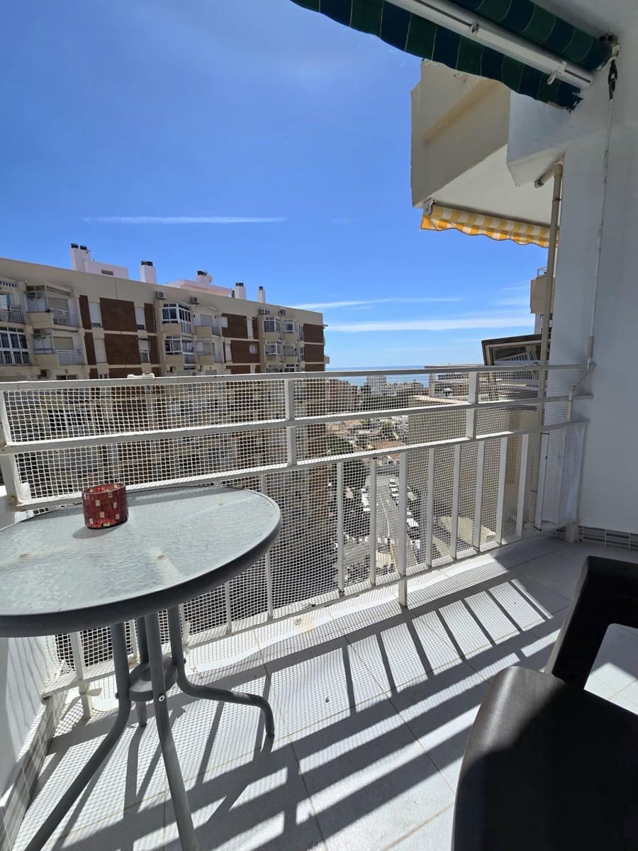 1 makuuhuone Asunto myytävänä paikassa Benalmadena mukana uima-altaan - 219 000 € (Ref: 9831305)