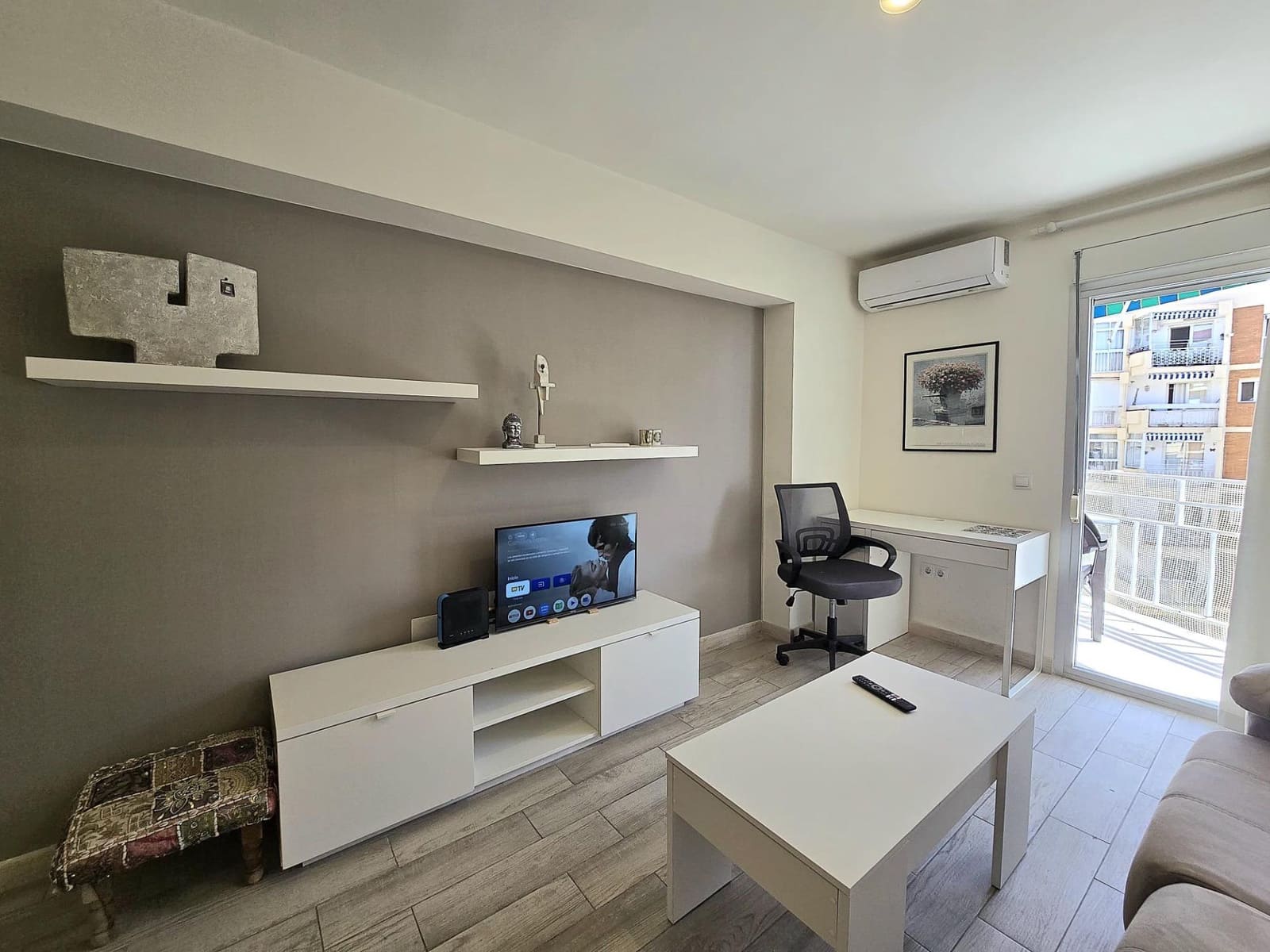 1 makuuhuone Asunto myytävänä paikassa Benalmadena mukana uima-altaan - 219 000 € (Ref: 9831305)