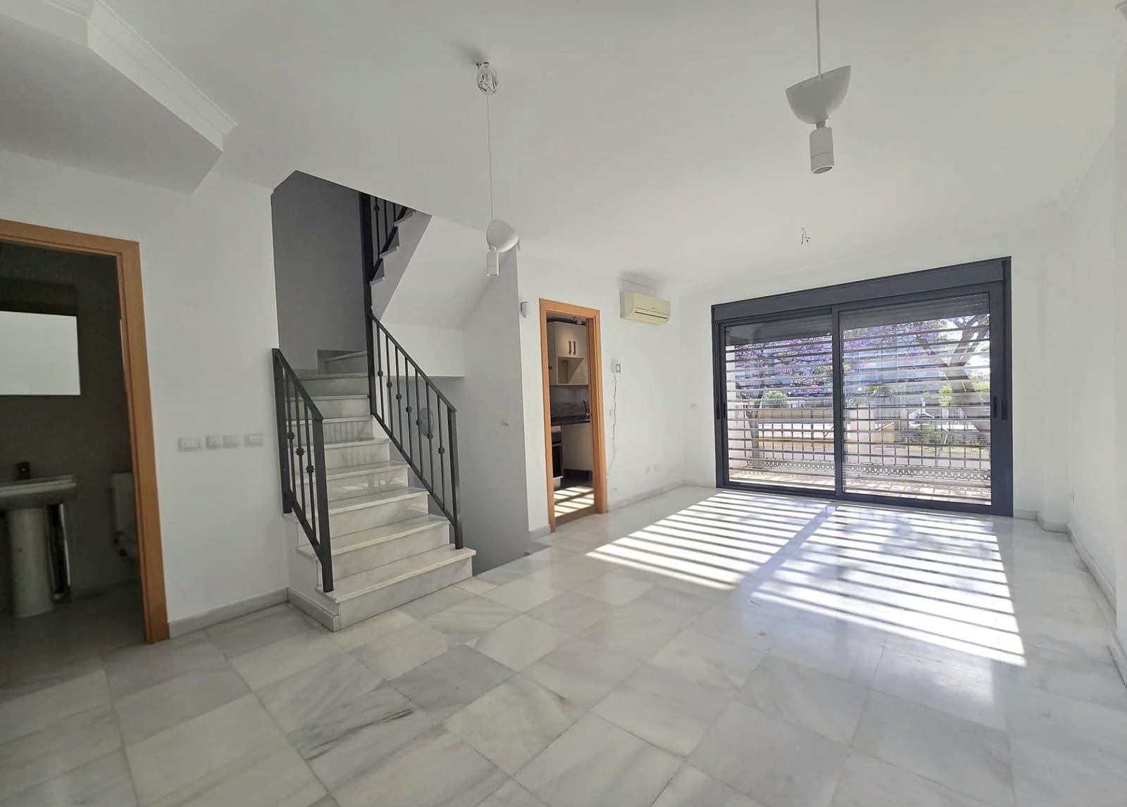 4 bedroom Terraced Villa for sale in Benalmadena with garage - € 440,000 (Ref: 9839171)