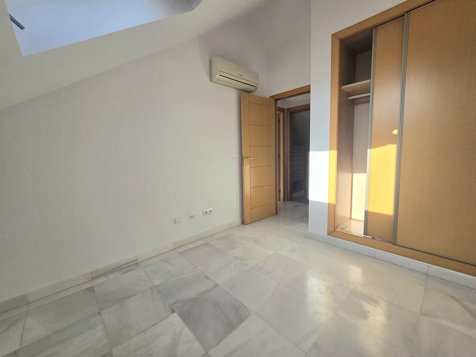 4 bedroom Terraced Villa for sale in Benalmadena with garage - € 440,000 (Ref: 9839171)