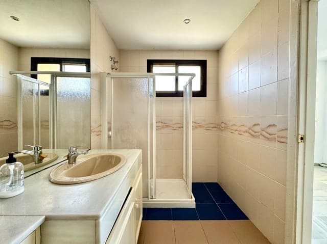 3 soveværelse Lejlighed til salg i Torremolinos med swimmingpool garage - € 745.000 (Ref: 9839172)
