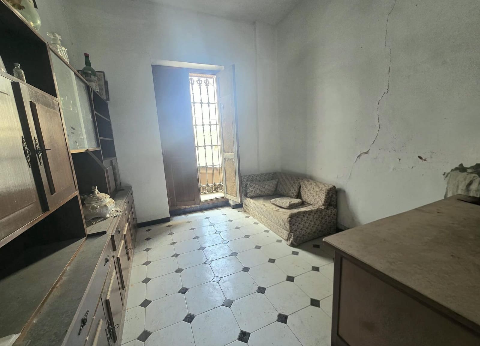 5 bedroom Townhouse for sale in Teba with garage - € 126,000 (Ref: 9865137)