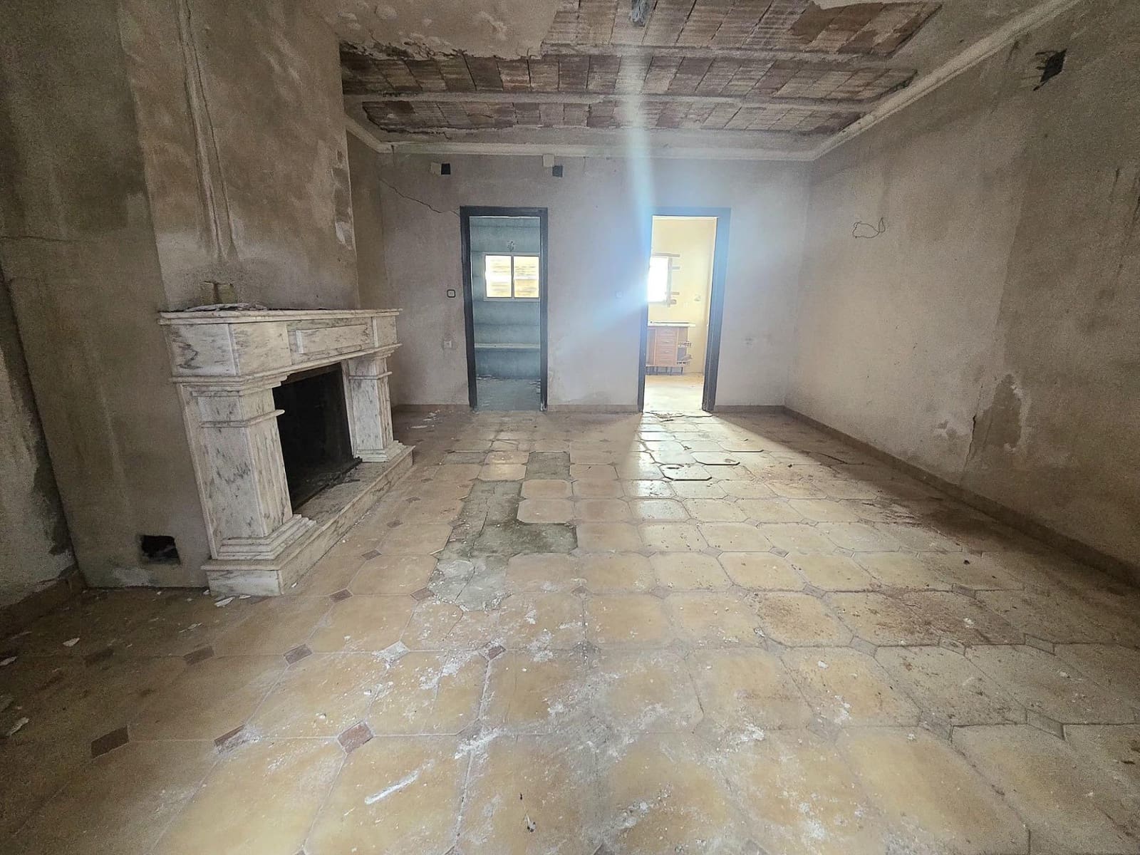 5 bedroom Townhouse for sale in Teba with garage - € 126,000 (Ref: 9865137)