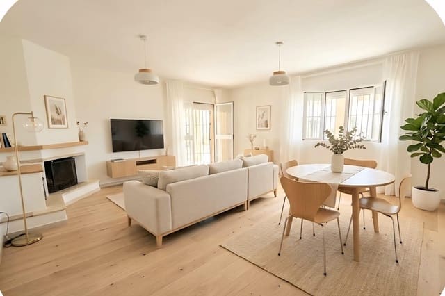 4 soverom Villa til salgs i Puerto de la Torre, Málaga by med garasje - € 772 000 (Ref: 9866942)