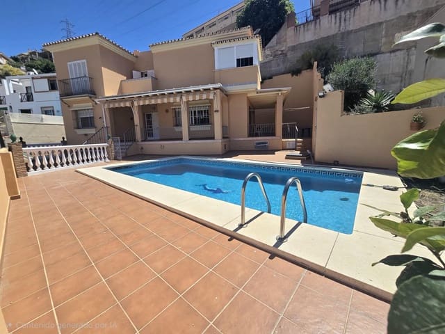 4 soverom Villa til salgs i Puerto de la Torre, Málaga by med garasje - € 772 000 (Ref: 9866942)