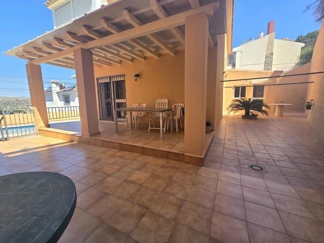 4 soverom Villa til salgs i Puerto de la Torre, Málaga by med garasje - € 772 000 (Ref: 9866942)