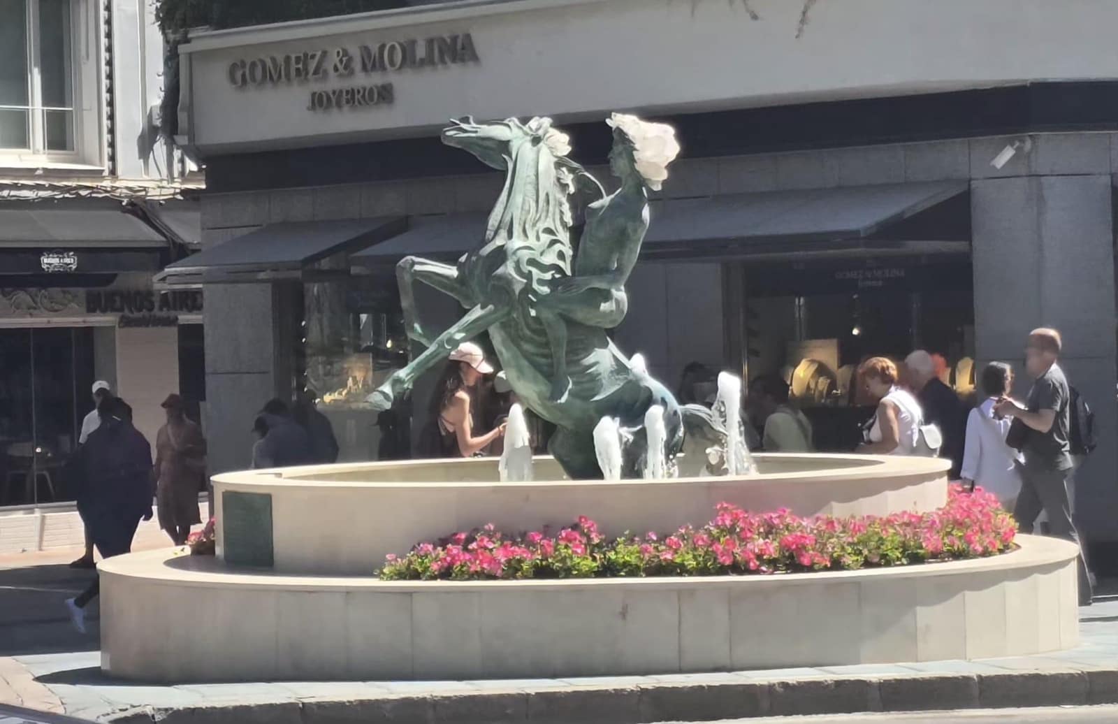 Local Comercial en Marbella en venta - 480.000 € (Ref: 9868536)