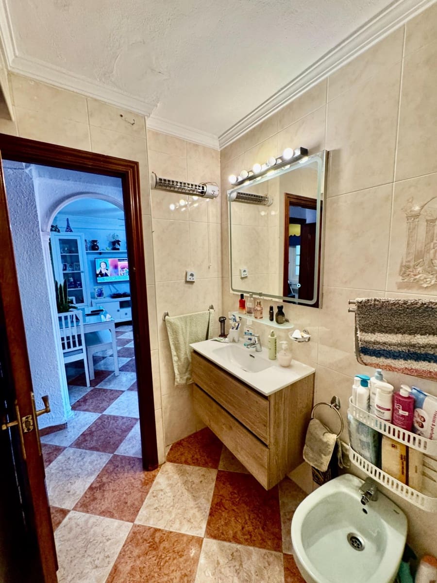 3 slaapkamer Flat te koop in Malaga stad - € 249.000 (Ref: 9873434)