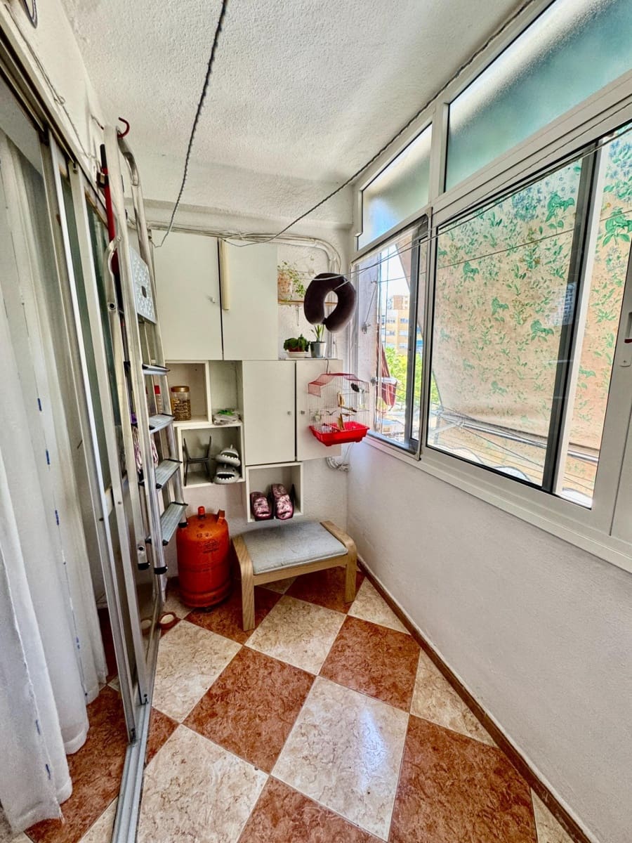 3 slaapkamer Flat te koop in Malaga stad - € 249.000 (Ref: 9873434)