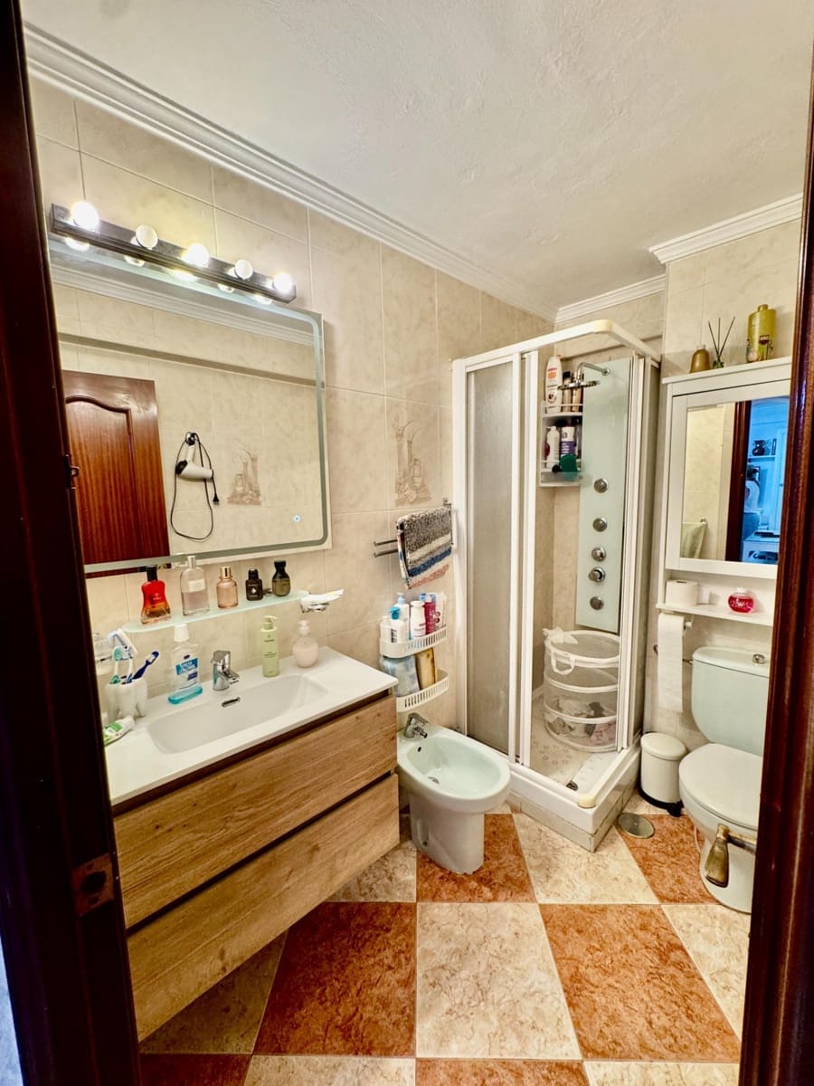 3 slaapkamer Flat te koop in Malaga stad - € 249.000 (Ref: 9873434)