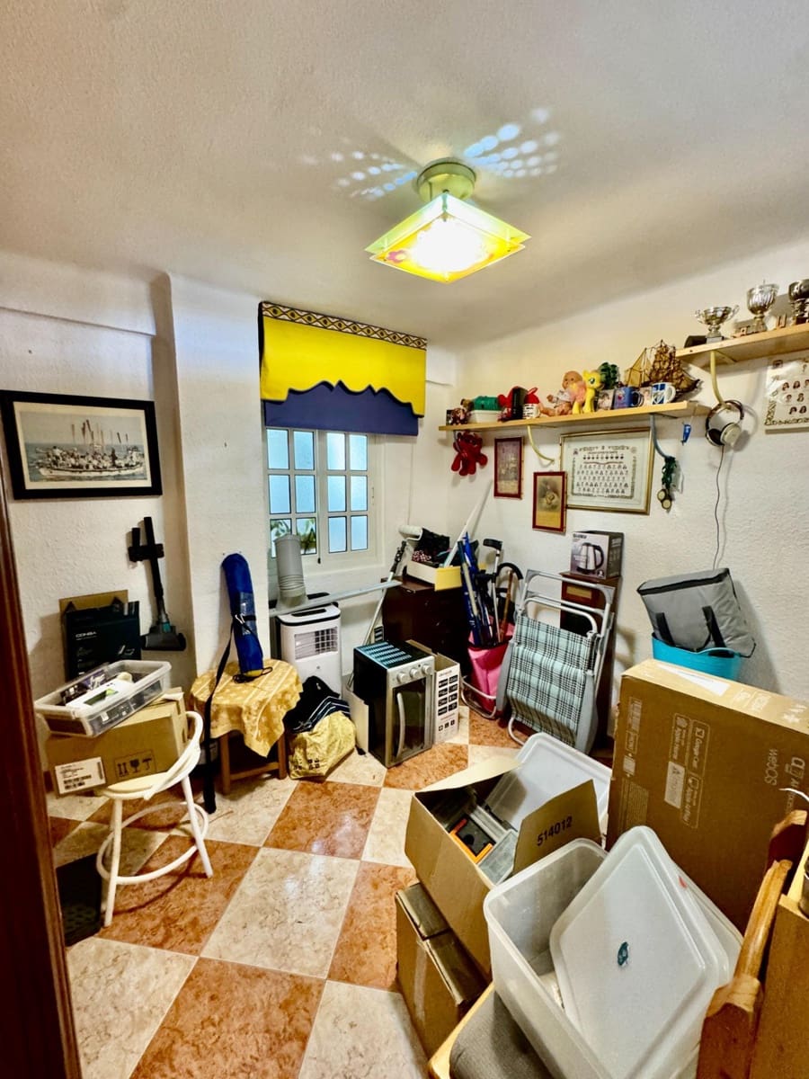 3 slaapkamer Flat te koop in Malaga stad - € 249.000 (Ref: 9873434)
