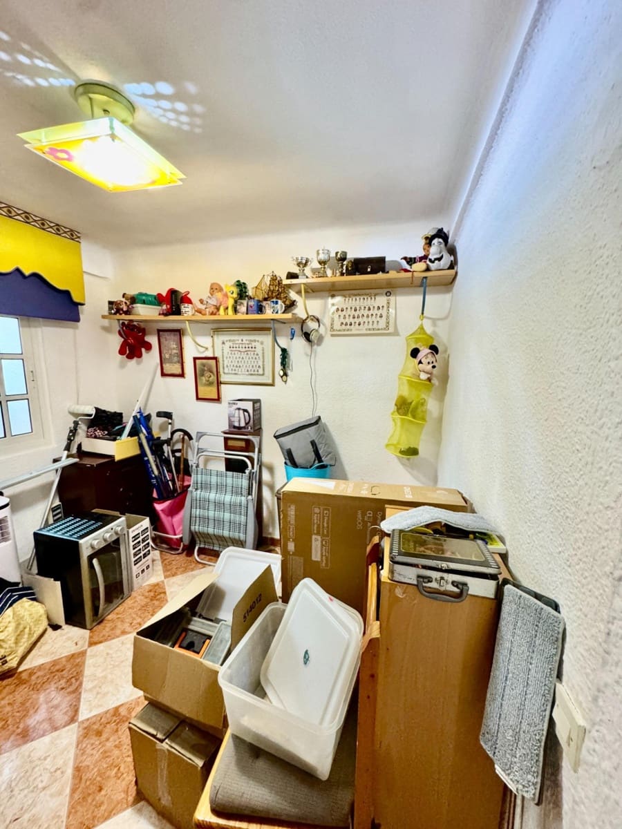 3 slaapkamer Flat te koop in Malaga stad - € 249.000 (Ref: 9873434)