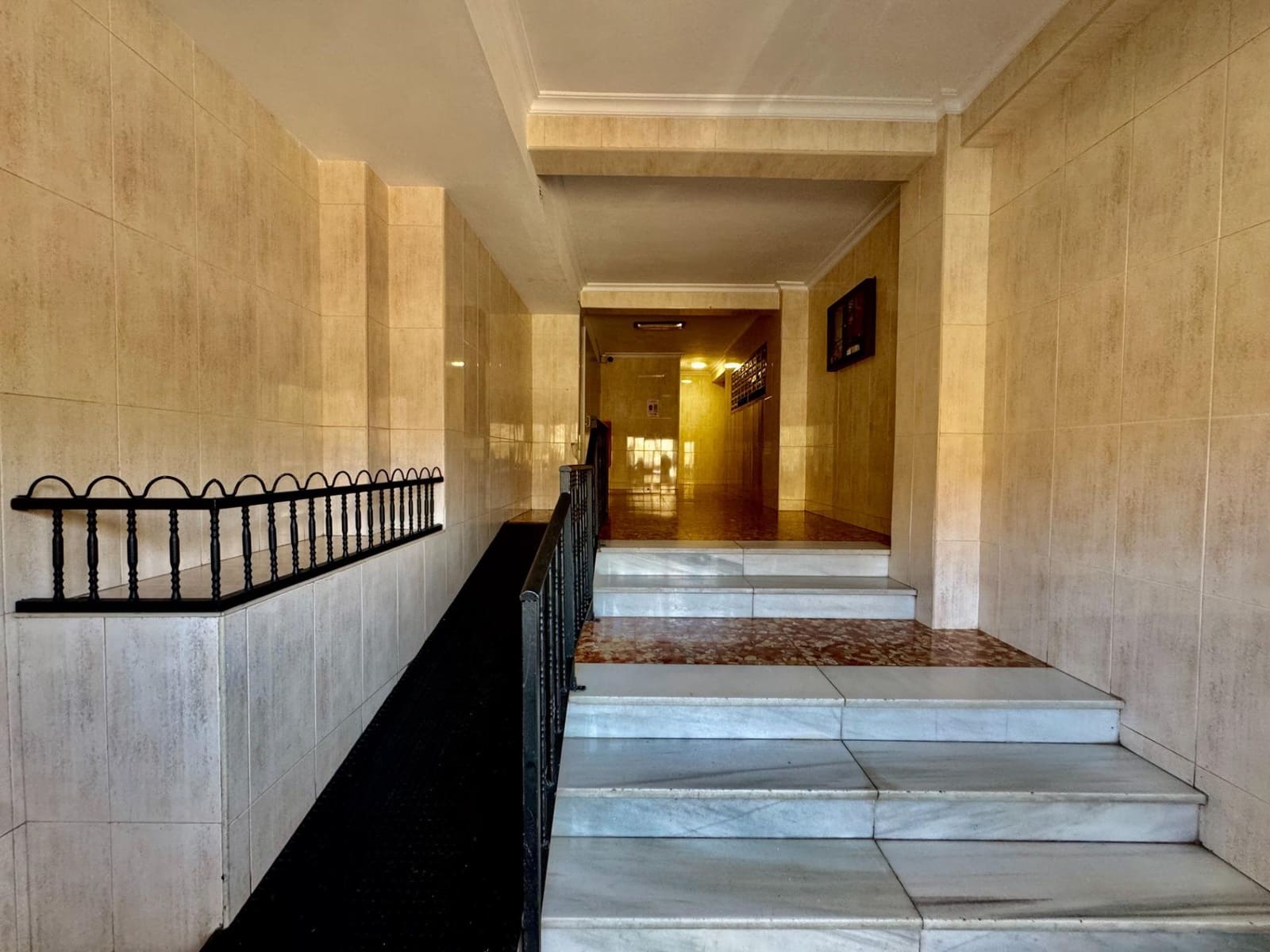 3 slaapkamer Flat te koop in Malaga stad - € 249.000 (Ref: 9873434)