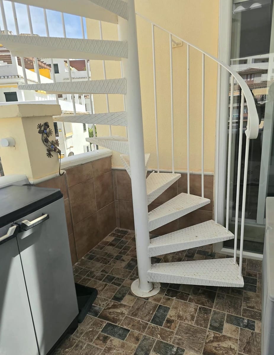2 soveværelse Lejlighed til salg i Torrequebrada med swimmingpool garage - € 375.000 (Ref: 9876350)