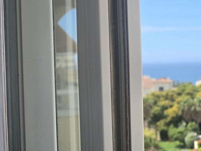 2 soveværelse Lejlighed til salg i Torrequebrada, Benalmádena med swimmingpool garage - € 375.000 (Ref: 9876350)
