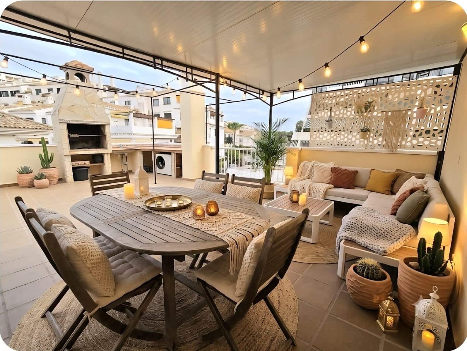 2 soveværelse Lejlighed til salg i Torrequebrada med swimmingpool garage - € 375.000 (Ref: 9876350)