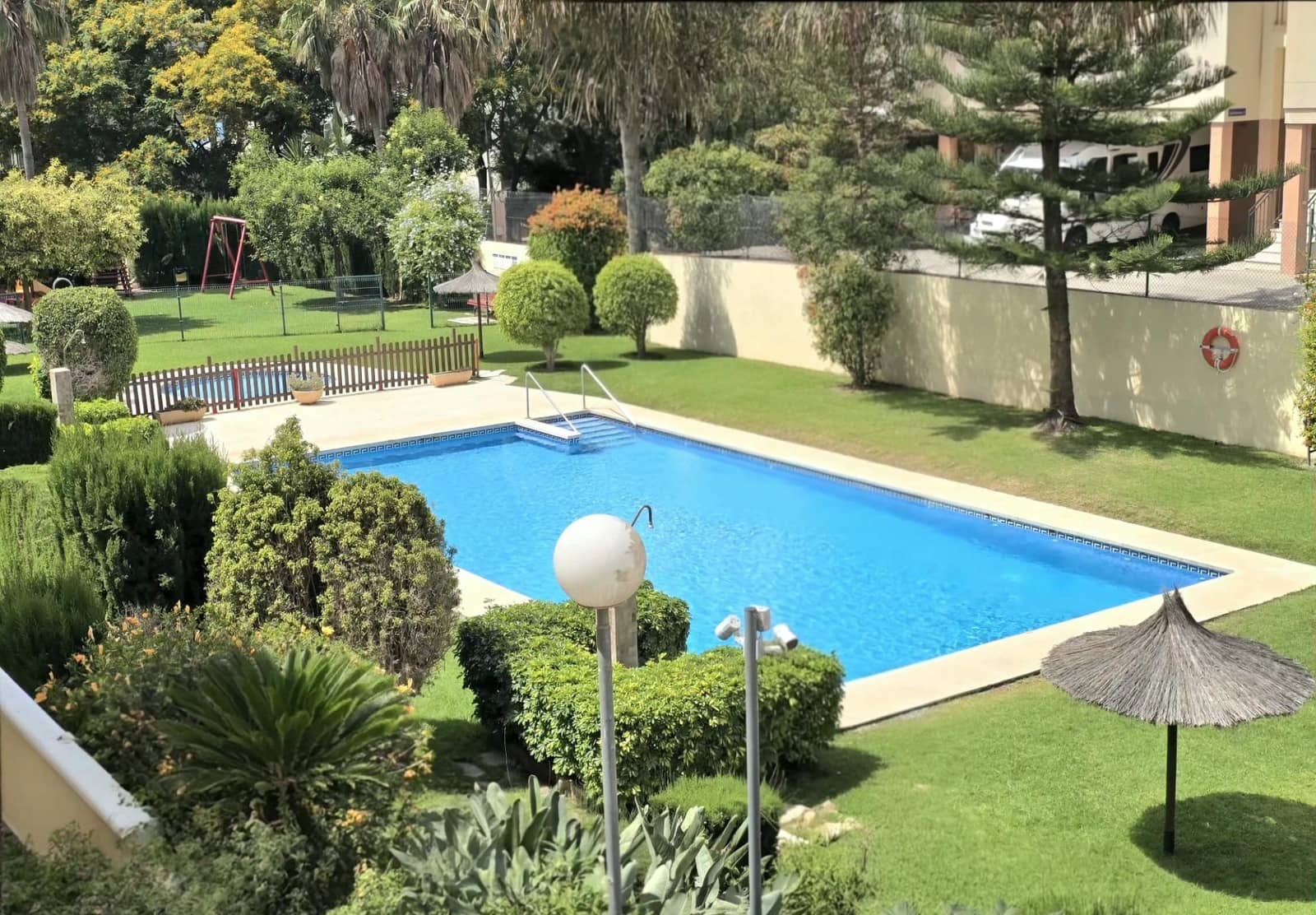 2 soveværelse Lejlighed til salg i Torrequebrada med swimmingpool garage - € 375.000 (Ref: 9876350)